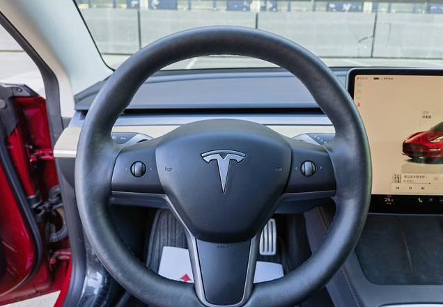 不到20万入手特斯拉Model 3，3.3秒破百，准新车性价比超高！