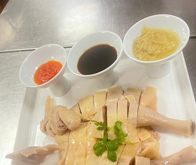 广东人为什么对白斩鸡情有独钟？背后隐藏的文化传承与美味秘密！