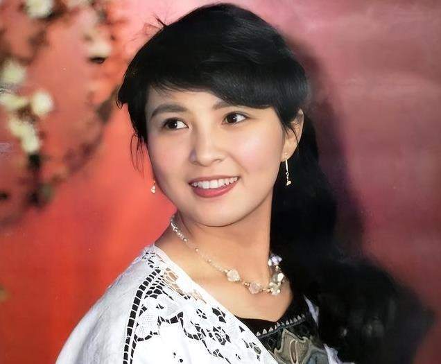 《上海一家人》重播33年，若男未嫁黑皮，究竟为何让人心有不甘？