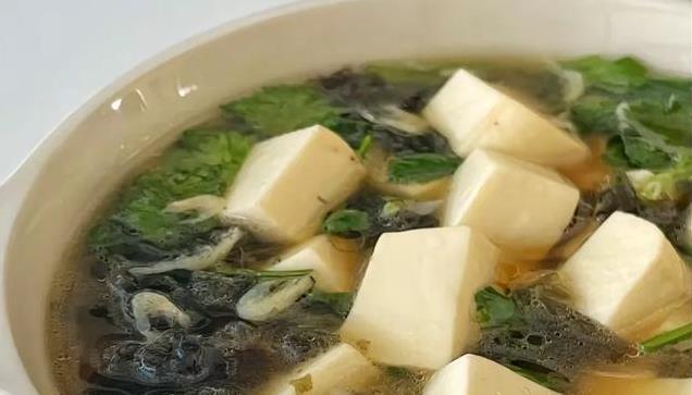 早餐不想做单调餐？试试这七款营养汤，孩子精力充沛一整天！