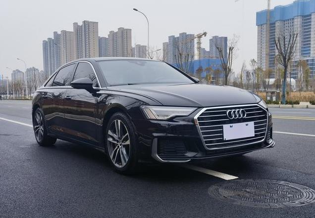 25万入手奥迪A6L，动力与豪华兼备，7.9秒破百轻松驾驭！