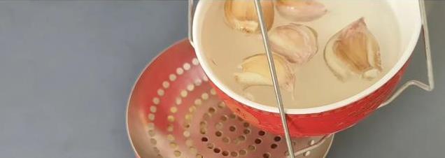 苹果加大蒜蒸一蒸，竟能缓解感冒？老一辈的“神奇”土方法