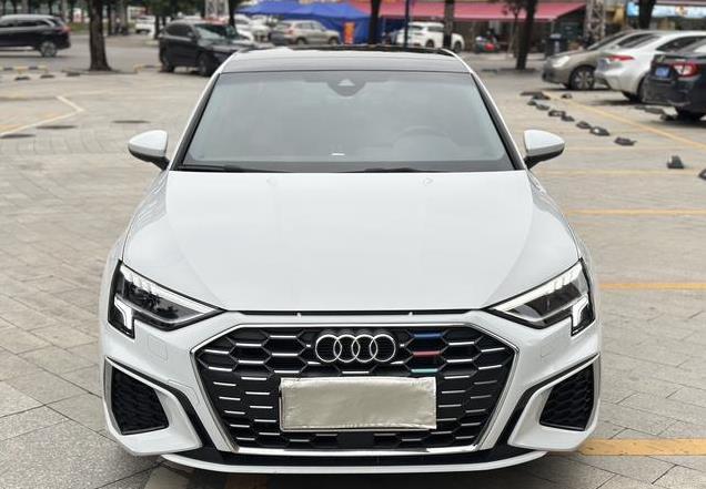 奥迪A3准新车12.68万，动力配置不输新车，油耗却让你想不到！