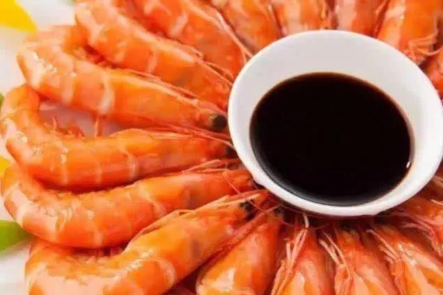 白灼虾鲜嫩不腥的秘密，简单一步完胜饭店，学会后全家夸