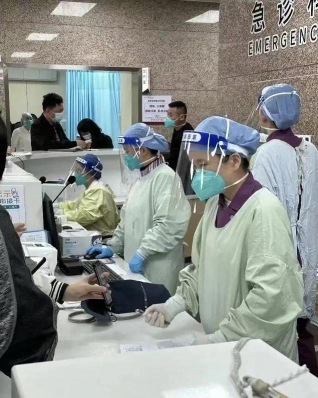 广州疫情政策调整一周 有医疗挤兑吗 就诊人数略有增加