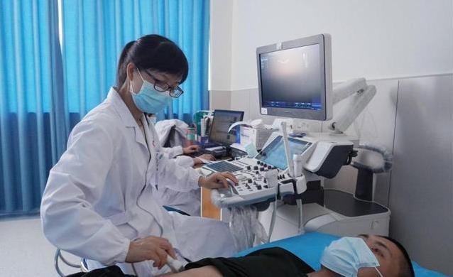痛风年轻化害人不浅！医生提醒：3种食物别碰，2习惯要改