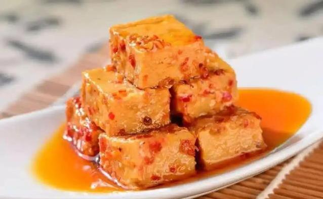 痛风年轻化害人不浅！医生提醒：3种食物别碰，2习惯要改