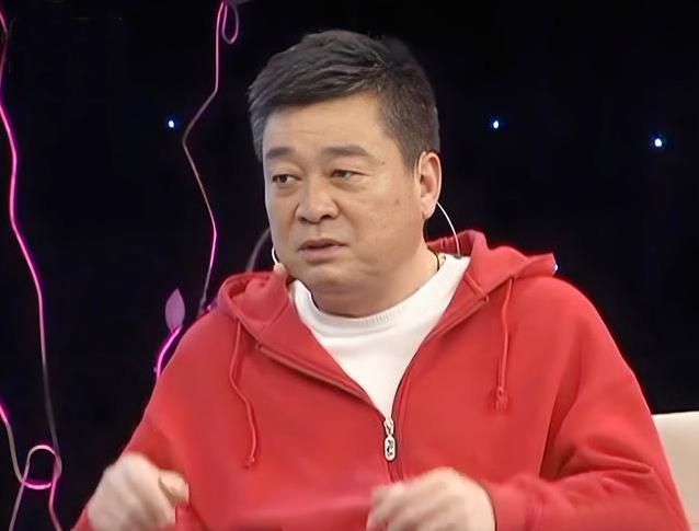 从化工厂到金鹰视帝，70岁还在拍戏，他为何不生自己的孩子？