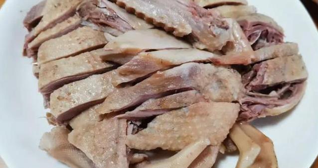 鸭肉吃多伤身？医生揭秘：5种肉更害人，你家常吃吗？