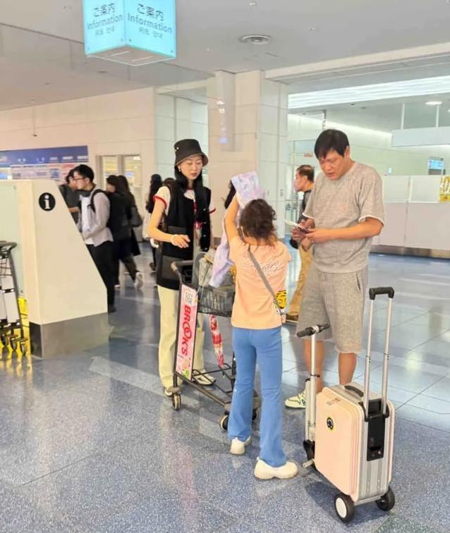 范志毅55岁生活甜如蜜，三婚老婆美若姐妹，8岁女儿颜值爆表？
