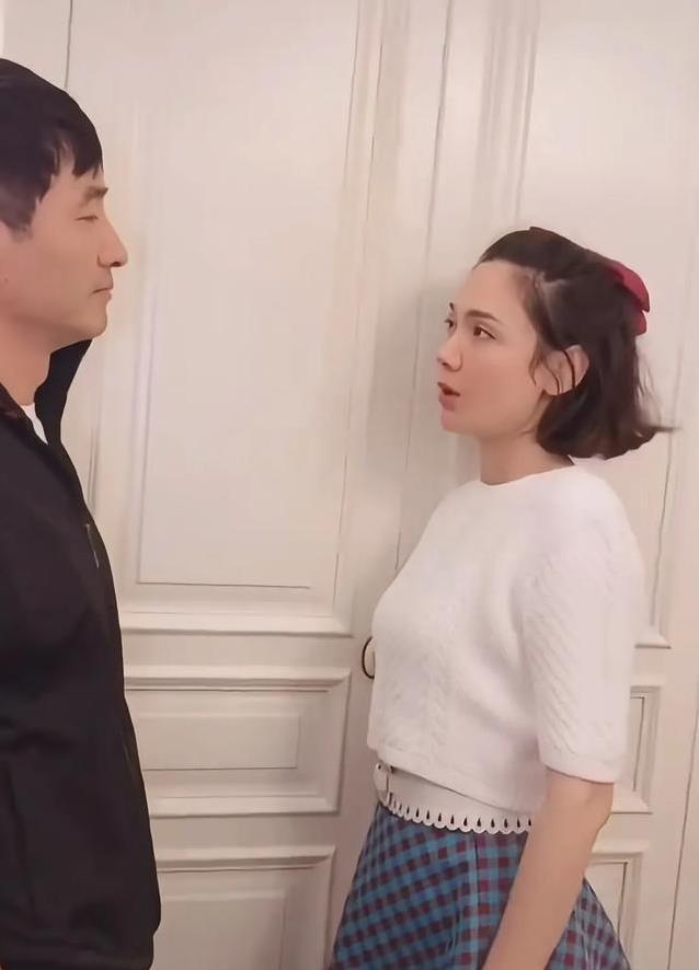 郭晓东程莉莎四川夜宵，路边吃串接地气，18年婚姻甜到心动？