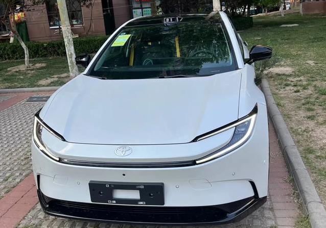 16万配激光雷达，丰田BZ5硬刚比亚迪，性价比能翻盘吗？
