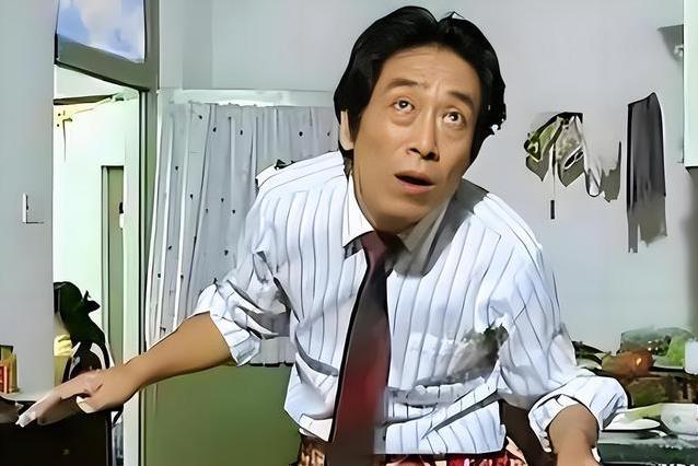 40岁追梦演艺圈，78岁白发撑家，幼子娇妻靠他养？