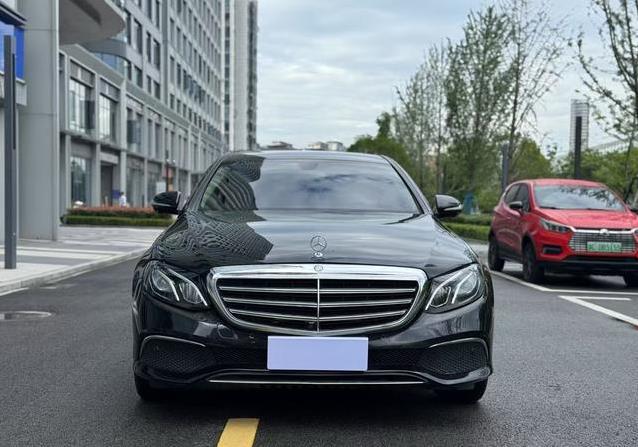 9万公里奔驰E300L仅21万，豪华座驾真香，你敢入手吗？