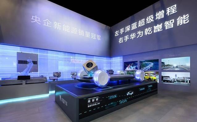 全家出游不挤了！深蓝S09第三排真舒服，装7个箱子没问题？