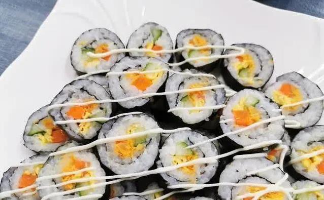 简单3步做紫菜包饭，食材随便换，味道好到全家抢着吃？