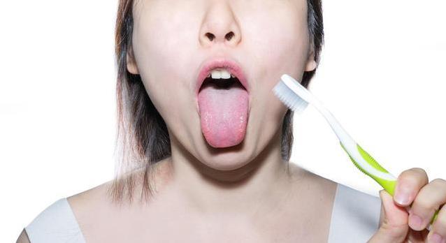舌底青筋突然发黑，藏着啥健康秘密？你敢不敢查？