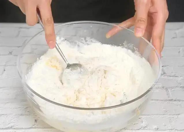 孩子抢着吃的小饼，山药一蒸一烙，20分钟出锅比面包香