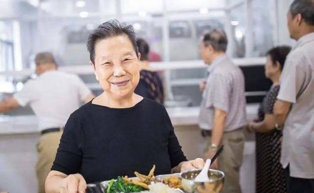 黄瓜生吃真能通便？3种家常搭配，效果好到想不到