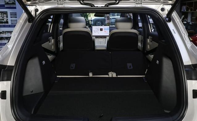 8万买顶配SUV，五菱星光S空间逆天，真香？