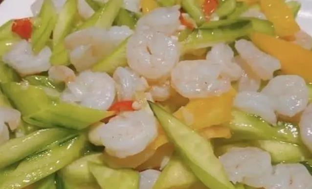黄瓜虾仁家常炒，10分钟出锅，鲜嫩绝配老少夸
