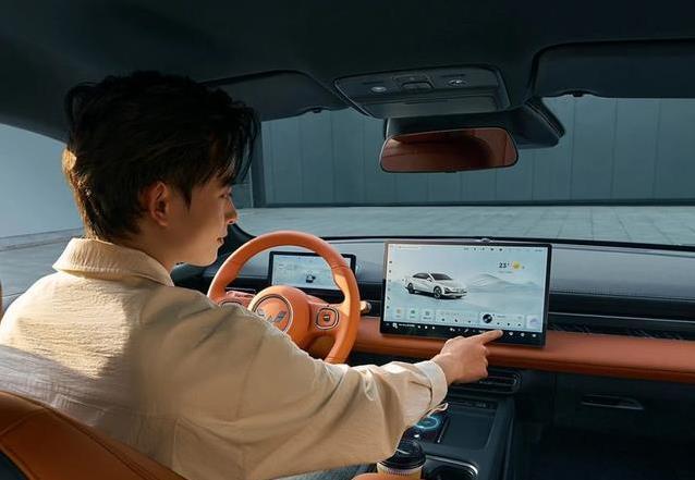 7.68万起智能轿车，五菱星光2025款上线，真能省心开到家？