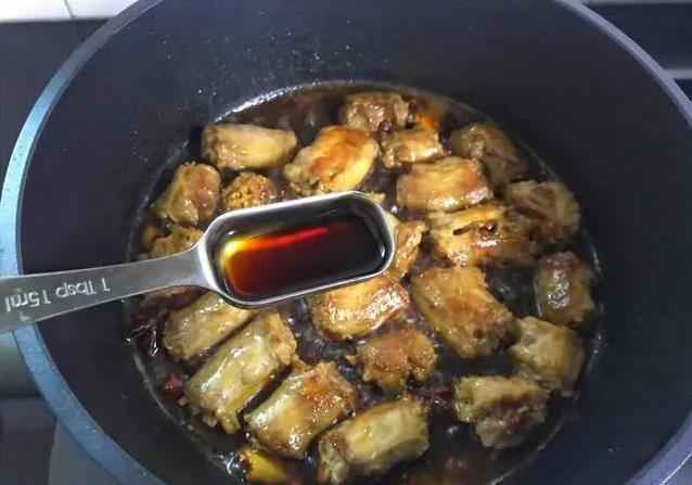 鸭脖外面买太贵，10元自制麻辣味，香到全家抢着吃