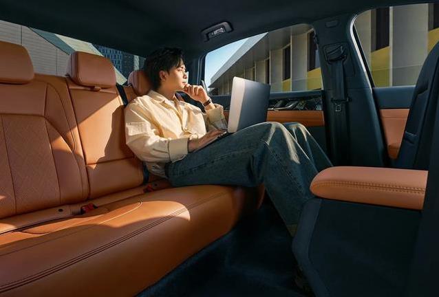 7.68万起智能轿车，五菱星光2025款上线，真能省心开到家？