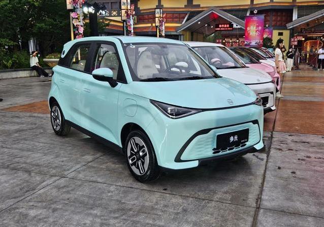 5.99万QQ多米上市，空间逆天能坐5人，续航405公里够用吗？