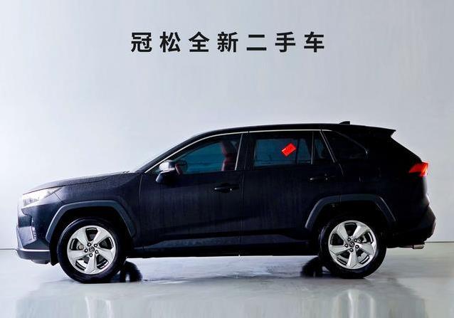 2万公里RAV4仅11.88万，省油安全真香，家用代步值吗？