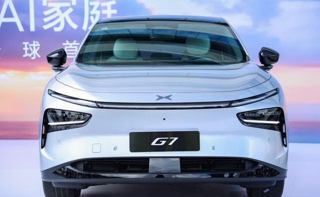 23万买AI神车？小鹏G7亮相超长续航，智能碾压同级！