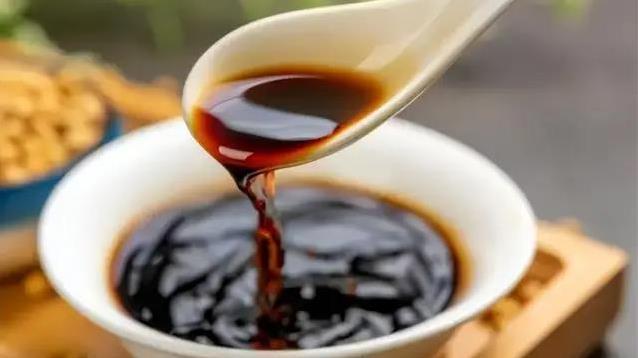红烧肉颜色不对？用了10年酱油才知真相，老抽生抽傻傻分不清