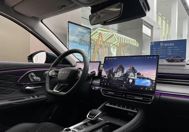 奇瑞放大招！艾瑞泽8 PRO 2.0T到店，20万内值不值？