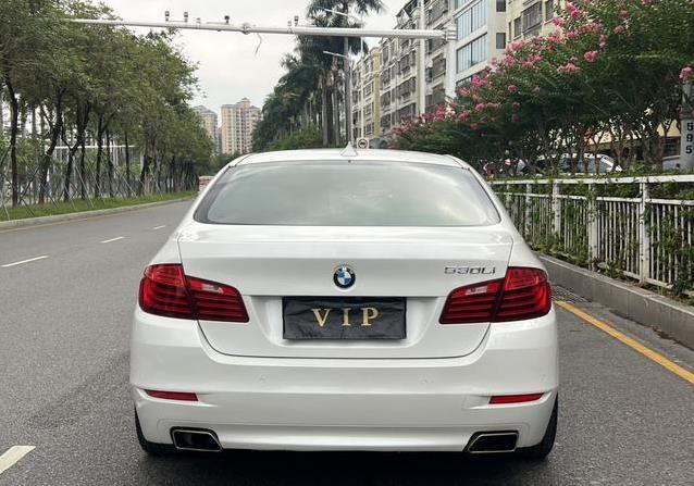 10万买宝马5系，豪华梦触手可及，真值吗？