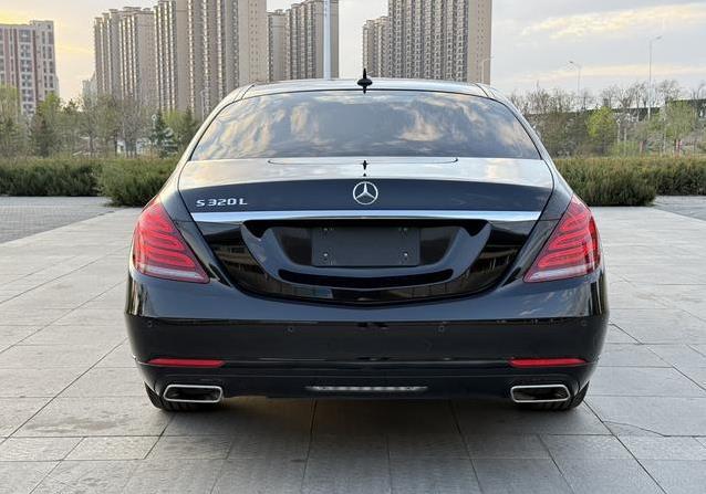 40万入手豪车梦，奔驰S320L气场炸裂，你敢开吗？