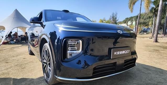广东醒狮闹街头，长安Q07亮新车，传统文化咋变潮？