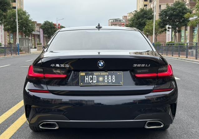 7万公里宝马3系一手车，黑色帅炸仅20万，值不值得入手？