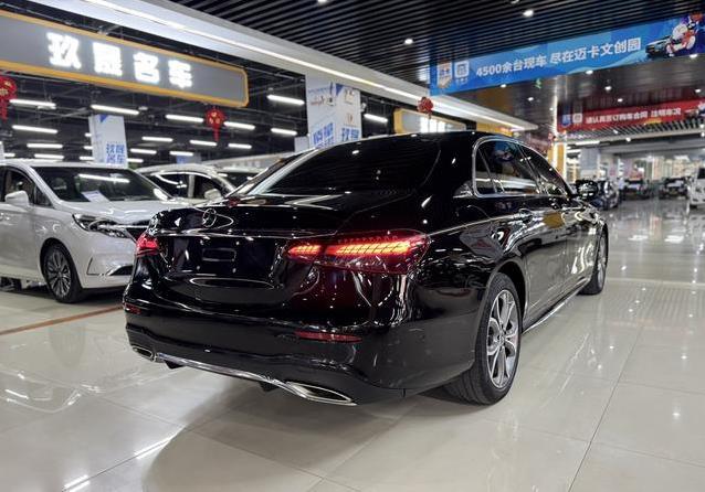 28.9万买奔驰E级豪华轿车，配置逆天，值不值一探究竟？