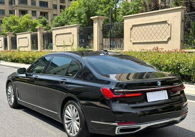 38万入手宝马七系，4万公里车况藏秘密，真值？