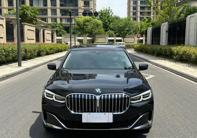 38万入手宝马七系，4万公里车况藏秘密，真值？