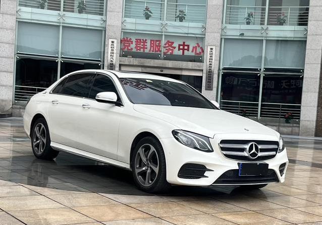 18万买二手奔驰E级，9.9万公里小磕碰多，值不值？