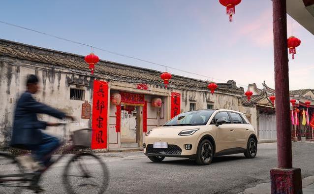7.38万新能源车吊打同级，埃安UT安全满分，凭啥这么香？