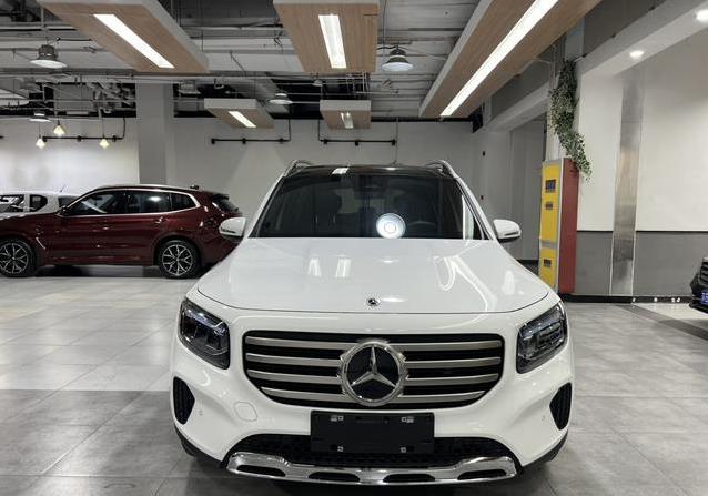 仅跑1.3万公里，奔驰GLB降价12万，豪车梦触手可及？