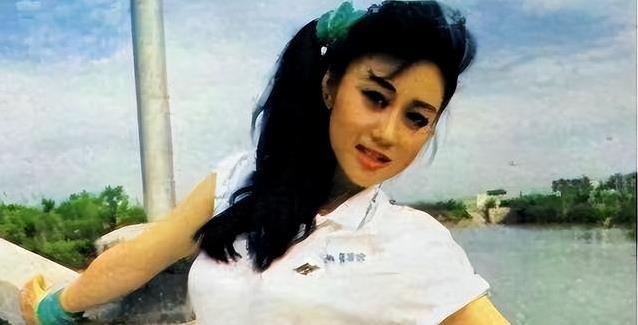 利智20岁赴港逐梦，4男人传闻真相揭秘，她如何成李连杰真爱？