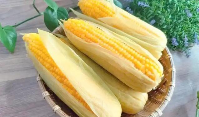 便秘多年束手无策，医生教我吃玉米，3个月肠子顺畅了