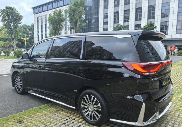 13万买二手传祺M8,空间大如客厅,商务家庭都想要?