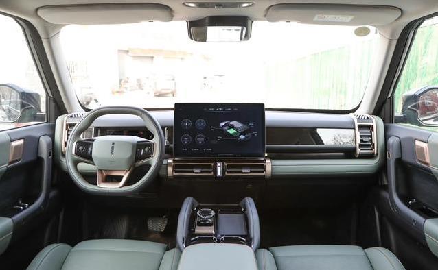 9.98万纯电SUV，奇瑞iCAR 03硬派四驱，年轻人开它有多香？