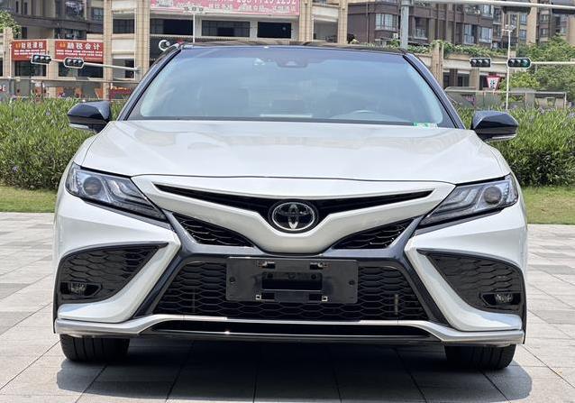 15万买凯美瑞锋尚版，2.7万公里一手车，值不值？