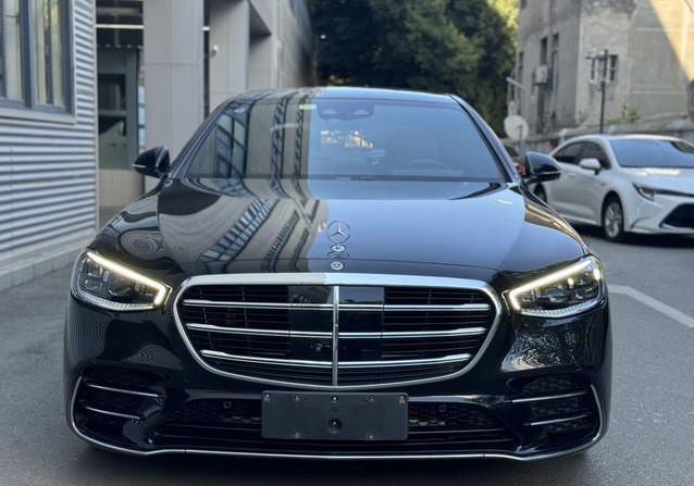 85.8万买奔驰S级，1.8万公里准新车，真值？
