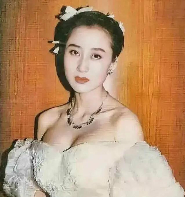 利智20岁赴港逐梦，4男人传闻真相揭秘，她如何成李连杰真爱？